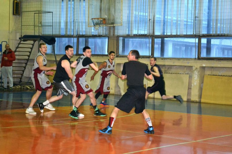 У Франківську відбулися півфінальні ігри між баскетболістами-аматорами (ФОТО)