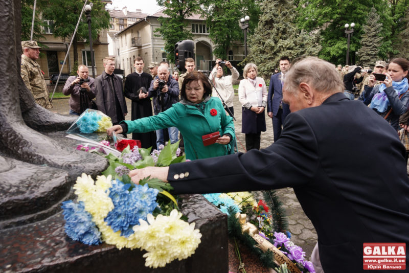 У Франківську відзначають День пам’яті та примирення (ФОТО)