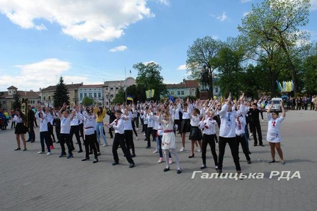 Флешмоб «Європа в ритмі танцю» провели у Галичі (ФОТО)