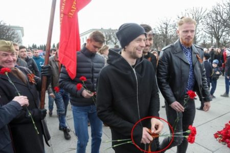 Тимощук сходив на парад в Росії з георгієвською стрічкою (ФОТО)