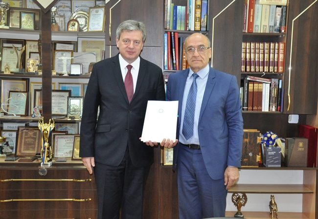 Партнером Прикарпатського університету став таджикистанський інститут (ФОТО)