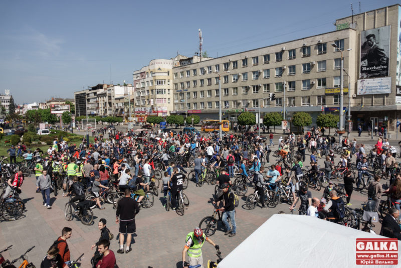 Сотні франківців та гостей обласного центру взяли участь у велопробізі до Дня міста (ФОТО, ВІДЕО)