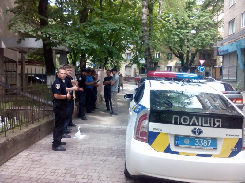 У центрі Франківська затримали чоловіка з наркотиками (ФОТО)
