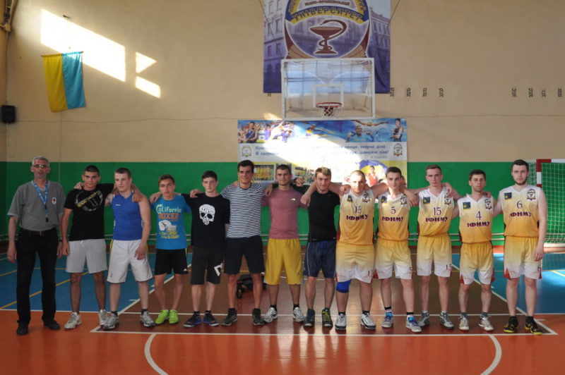 У Франківську студенти-баскетболісти змагалися за першість (ФОТО)