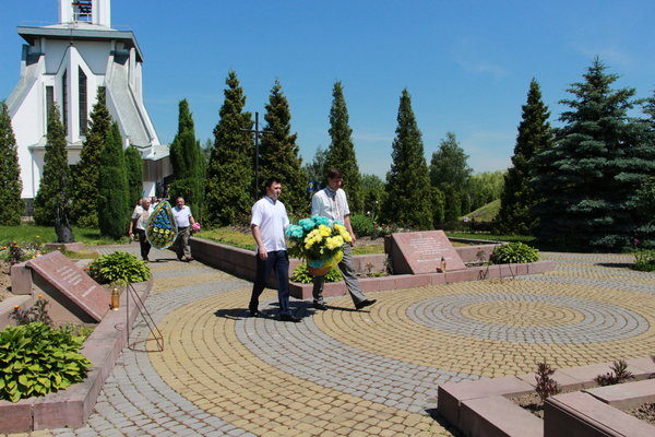 У Дем’яновому лазі вшанували пам’ять жертв тоталітарного режиму (ФОТО)