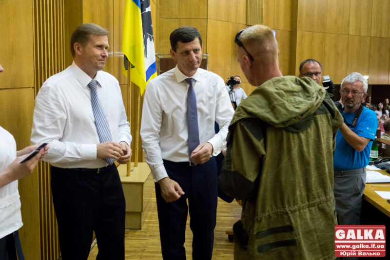 Прикарпатці отримали нагороди на сесії обласної ради (ФОТО)