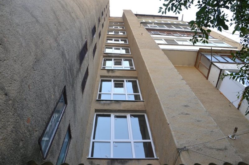 У трьох будинках на Кисілевській встановили нові вікна (ФОТО)