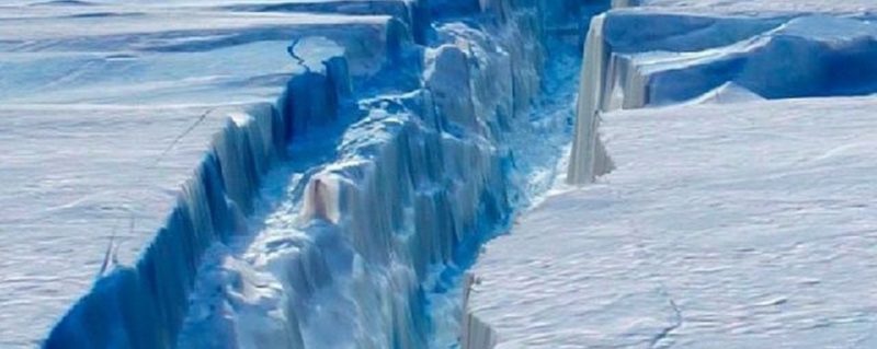 Вчені розповіли про загрози від найбільшого айсберга в світі (ВІДЕО)