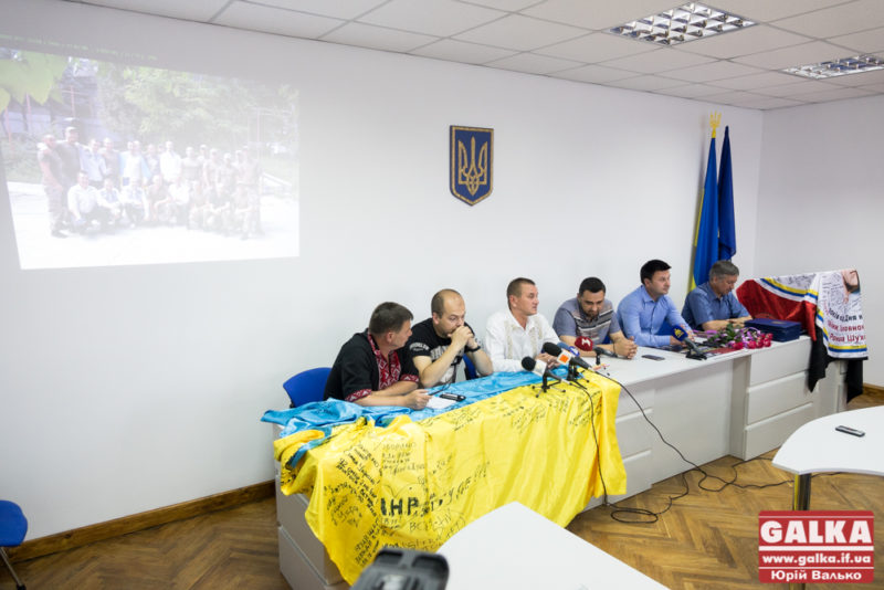 Прикарпатські артисти розповіли, як піднімали бойовий дух атовців в окупованих містах України (ФОТО)