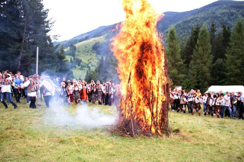 Традиційний фестиваль на Гуцульщині зібрав тисячі туристів (ФОТО)
