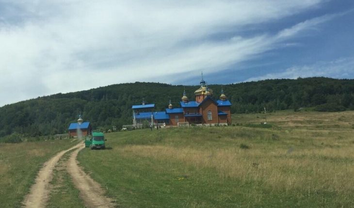 Монастир на Прикарпатті перейшов під керівництво Київського Патріархату