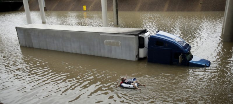 Ураган “Харві”: як Х’юстон йшов під воду за три хвилини (ВІДЕО)