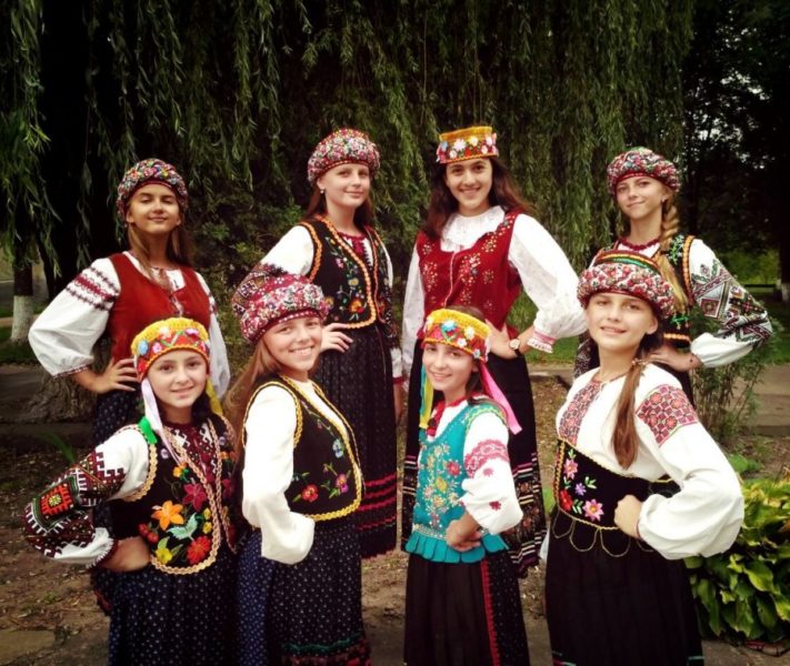 Молоді калушанки об’єдналися в ансамбль народної пісні “Ґаздиньки” (ФОТО)