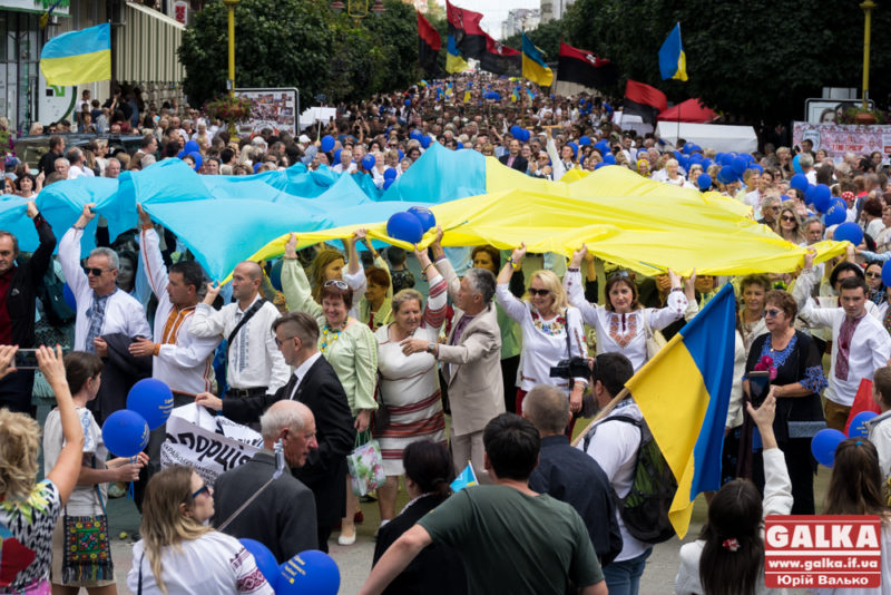 Масштабна святкова хода до Дня Незалежності пройшла Івано-Франківськом (ФОТО)