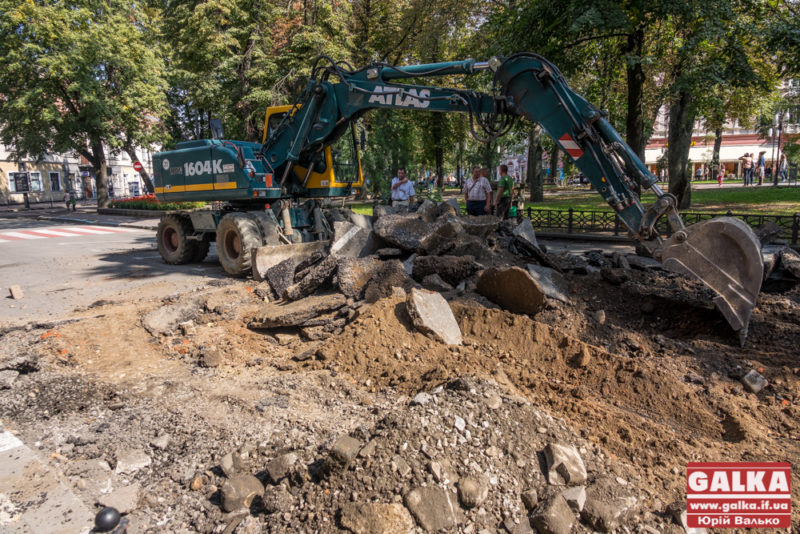 “Хочемо створити атмосферу незабутнього Івано-Франківська”, – мер про ремонт у середмісті