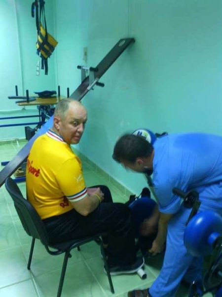 Важкопоранений прикарпатський боєць проходить лікування у Житомирі (ФОТО)