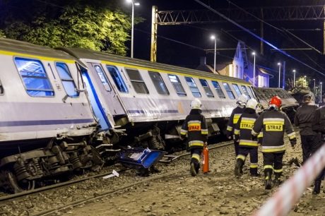 У Польщі 28 людей постраждали внаслідок зіткнення потягів