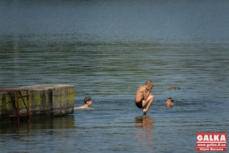 У міському озері Івано-Франківська заборонили купатися