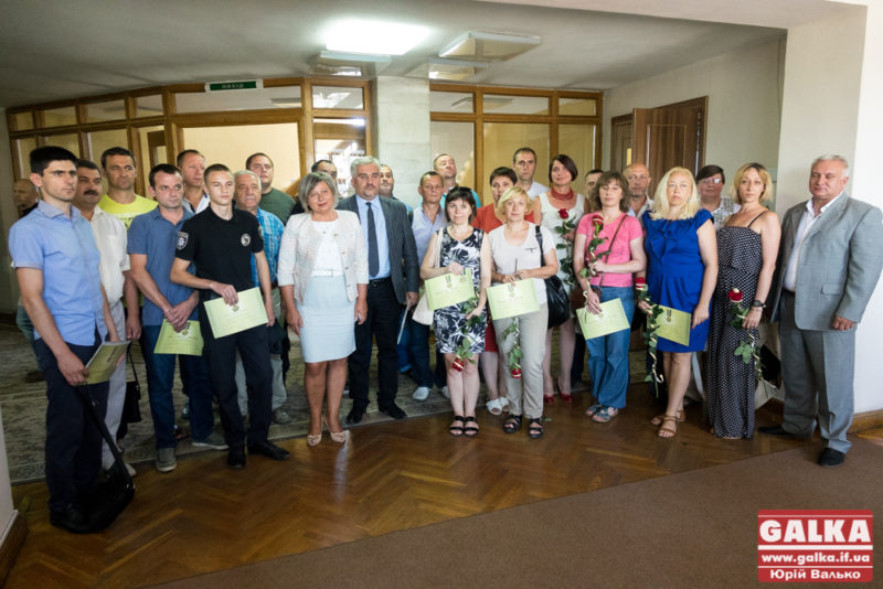 Франківським волонтерам вручили відзнаки президента України (ФОТО)