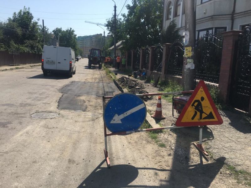 На вулиці Українських Декабристів розпочався поточний ремонт (ФОТО)