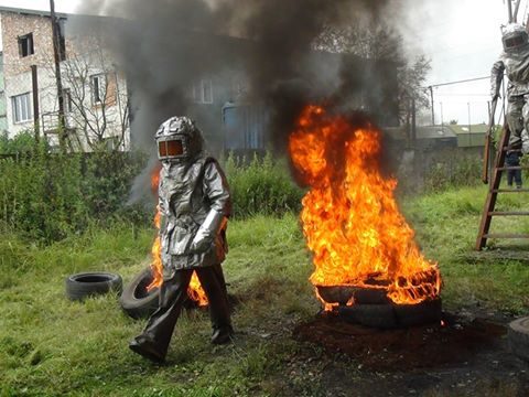 Як прикарпатські рятувальники долали вогняний бар’єр та дим (ФОТО)
