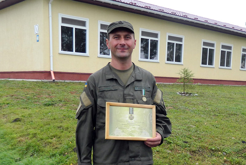 Прикарпатського гвардійця нагородили відзнакою Президента України (ФОТО)