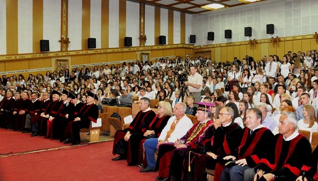 Прикарпатський університет поповнився двома тисячами студентів (ФОТО)