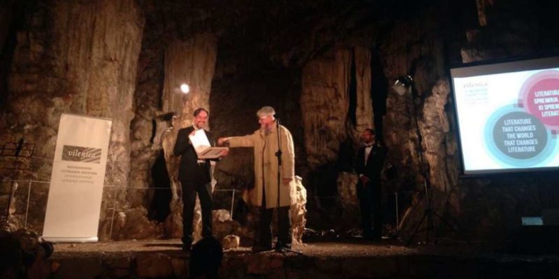 Андруховичу вручили міжнародну літературну премію у печері