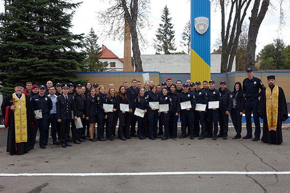 Прикарпатські правоохоронці-“заочники” отримали дипломи (ФОТО)