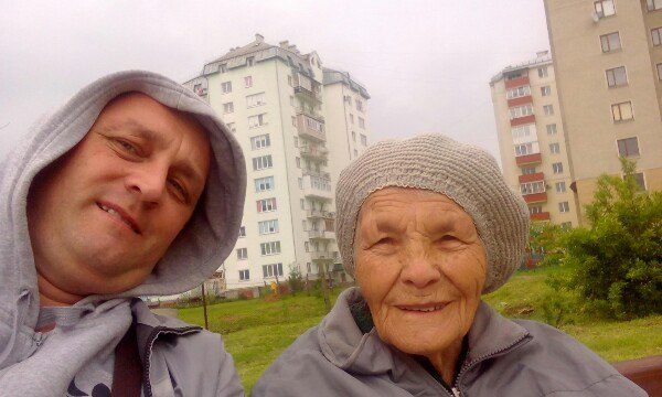 В Івано-Франківську люди просять допомоги у пошуках 88-річної бабусі (ФОТО)