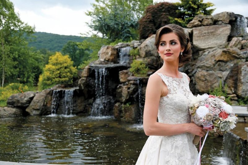 Анна Заячківська покрасувалася у весільній сукні (ФОТО)