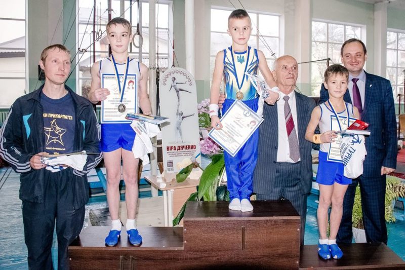 У Франківську змагаються юні гімнасти (ФОТО)