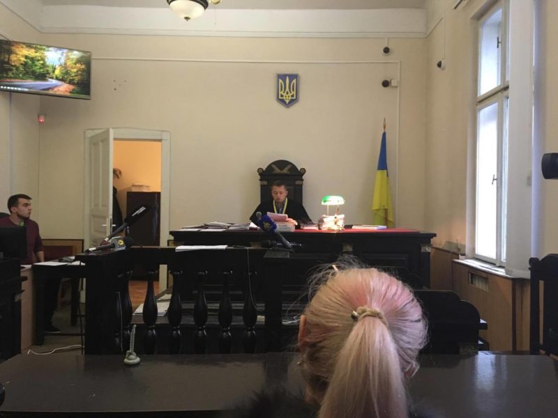 Михайлова відмовилася від розгляду справи з одним адвокатом