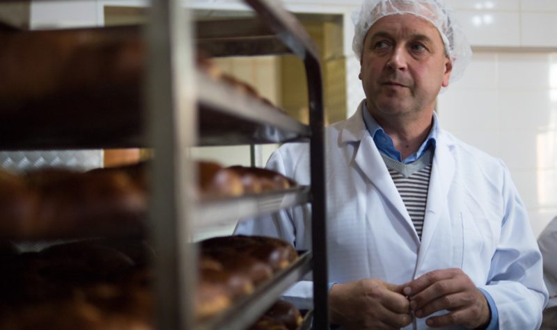Шкільну кочегарку на Коломийщині перетворили в унікальну хлібопекарню (ФОТО)