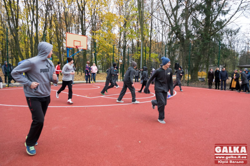Перший професійний баскетбольний майданчик відкрили у Франківську (ФОТО)