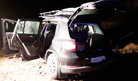 На Житомирщині скоїли збройний напад на авто: забрали 30 кіло золота