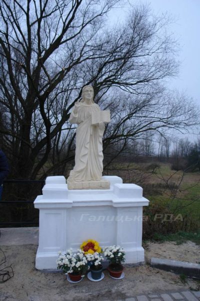 Статую Ісуса Христа освятили у Галичі (ФОТОФАКТ)