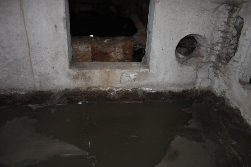 На Франківщині 22-річний молодик втопився у підвалі покинутої будівлі