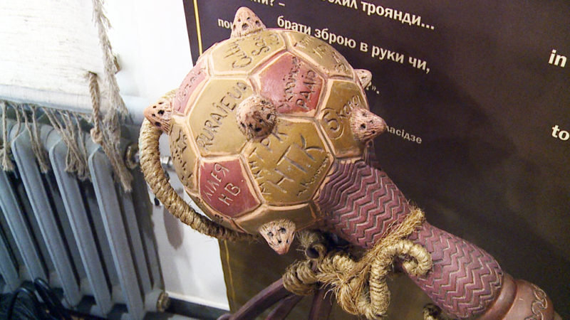 Виставку ексклюзивних футбольних булав презентували у Коломиї (ФОТО)