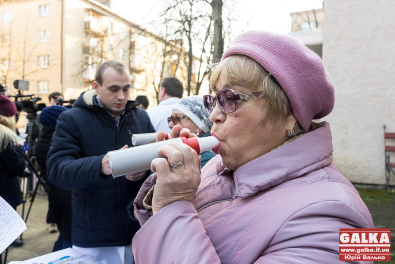 У Франківську влаштували акцію з перевірки легень для всіх охочих (ФОТО)