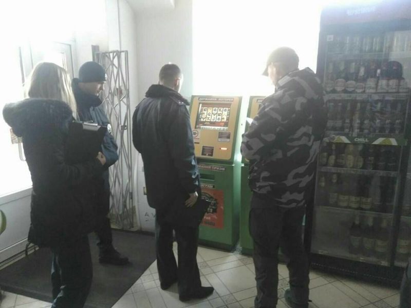 У Франківську виявили два підозрілі гральні автомати (ФОТО)