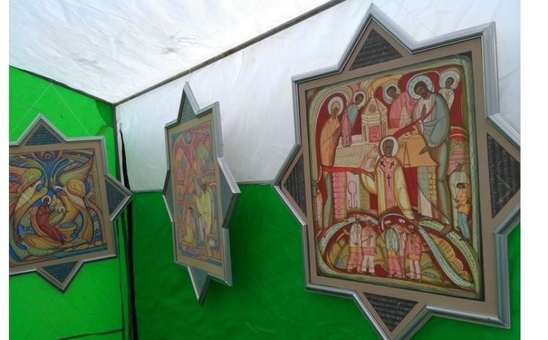 Прикарпатський художник малює ікони за мотивами древніх гуцульських колядок (ФОТОФАКТ)