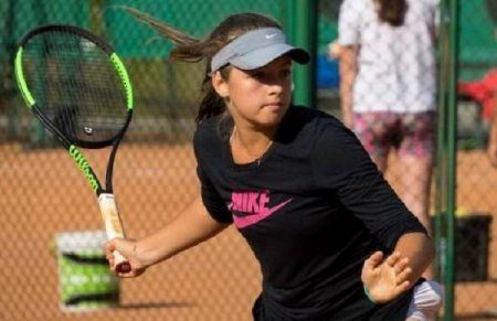 Юна тенісистка з Франківська вийшла у фінал турніру в Індії
