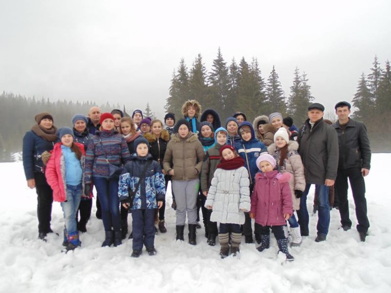 Школярі з Чернігівської області провели різдвяні свята на Долинщині (ФОТО)