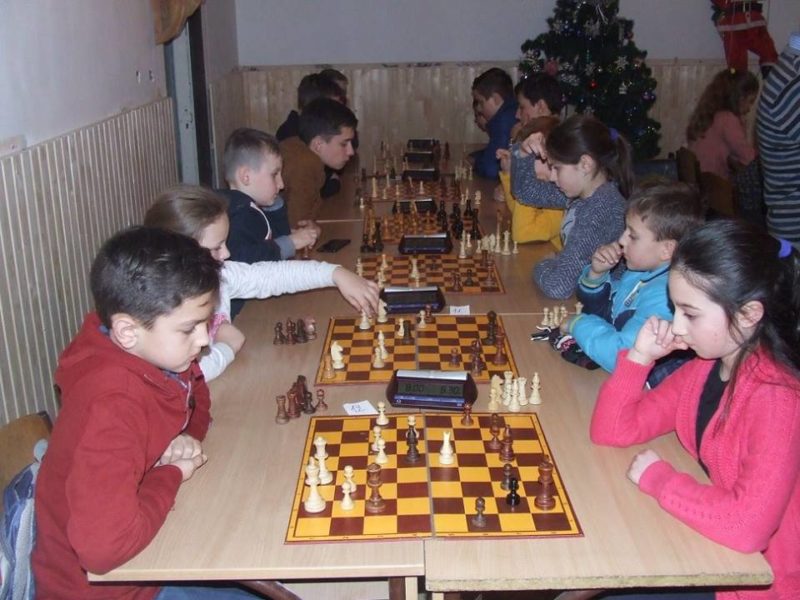 60 юних шахістів змагалися у Різдвяному турнірі на Прикарпатті (ФОТО)