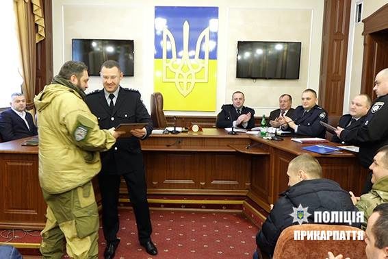 Активістів та атовців нагородили у прикарпатській поліції за співпрацю (ФОТО)