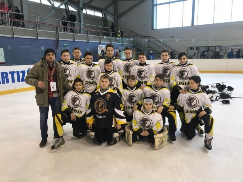 Подвійним тріумфом калуських хокеїстів завершився другий день у міжнародному турнірі в Словаччині
