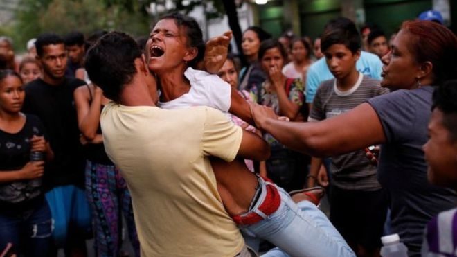 У Венесуелі десятки людей загинули у пожежі в поліцейській дільниці