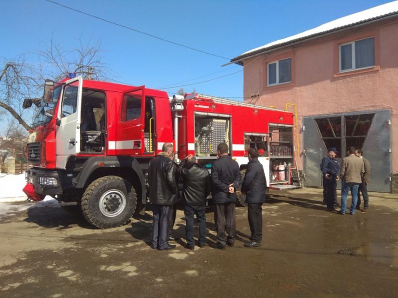 Сучасний пожежний автомобіль з повною комплектацією отримали косівські рятувальники (ФОТО)