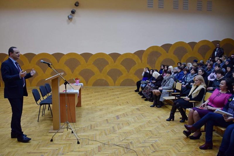 Поблизу франківської школи покращать благоустрій